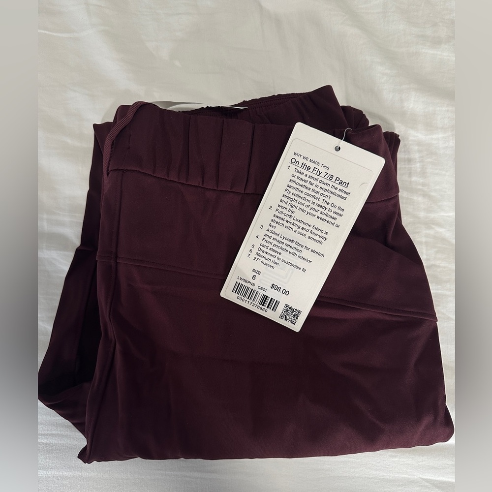 Lululemon NWT On the Fly Pant - Cassis - Size 6